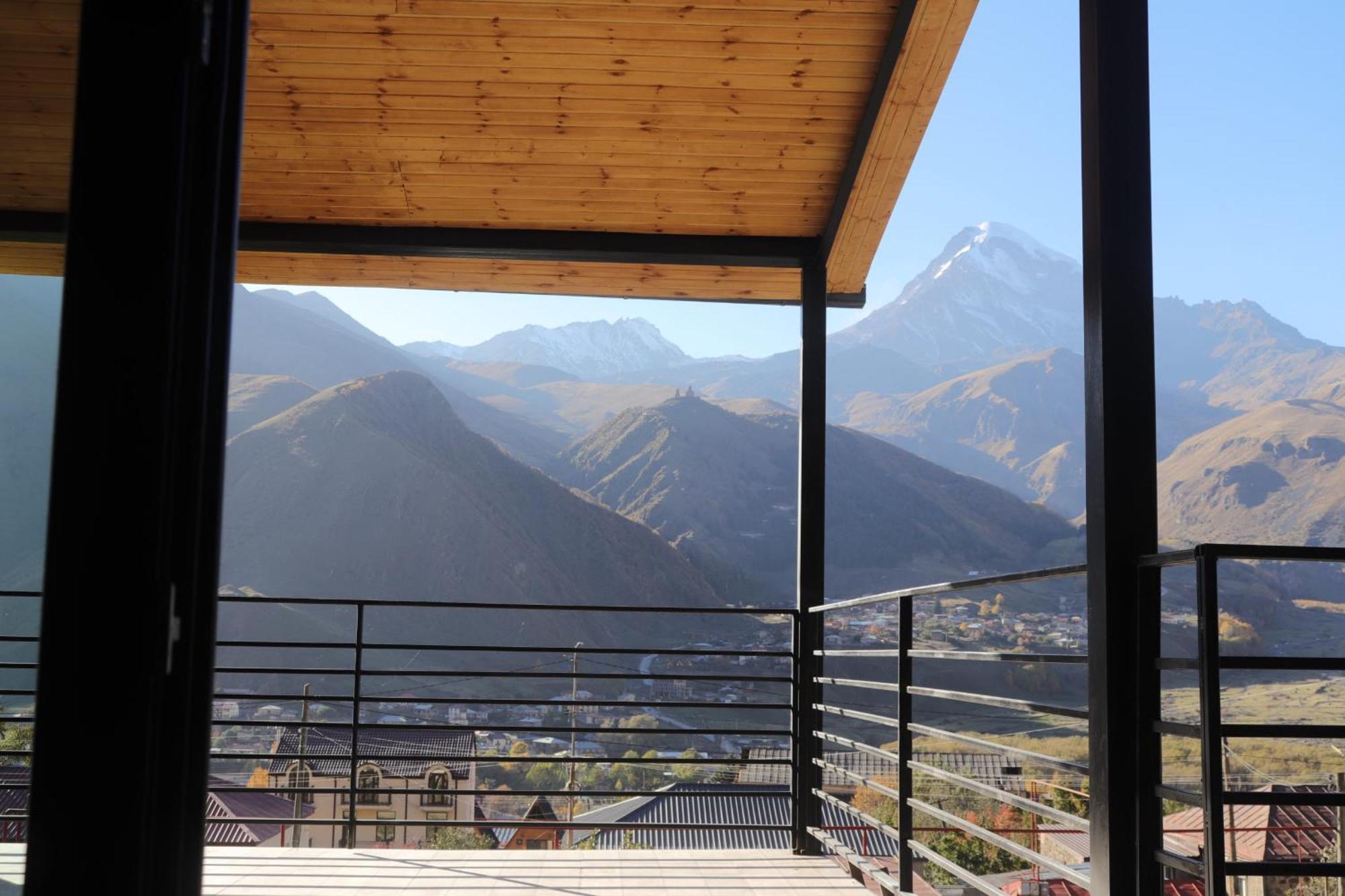 Rooftop Kazbegi Ruang foto